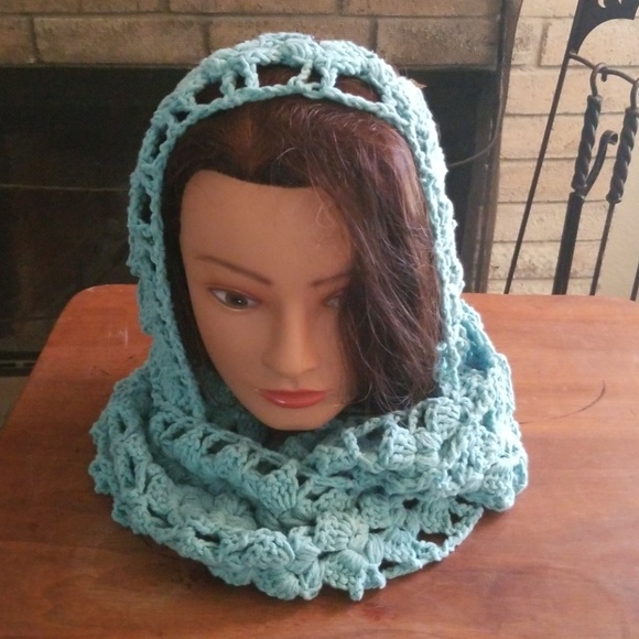 Handmade versatile infinity scarf - Picture 6 of 6
